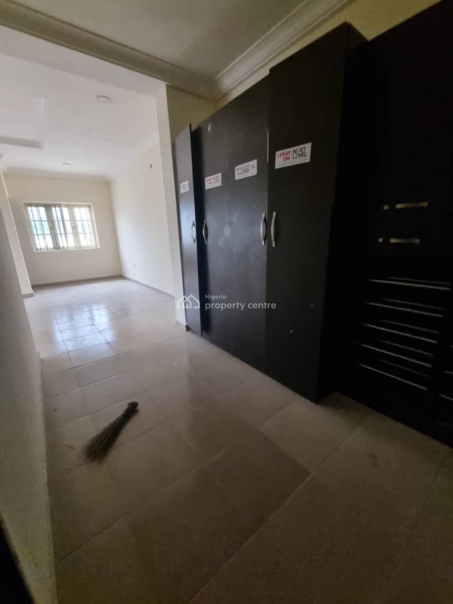 4 Bedroom Apartment in a Secured Estate, Mobile Road, Ajah, Lagos, Flat / Apartment for Rent