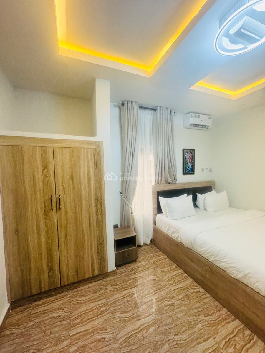 Luxury Three Bedrooms, Palmgrove, Ilupeju, Lagos, Flat / Apartment Short Let