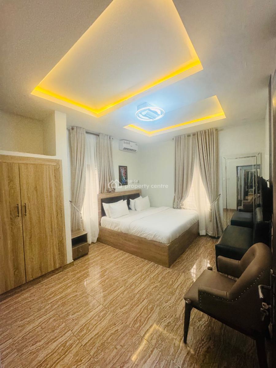 Luxury Three Bedrooms, Palmgrove, Ilupeju, Lagos, Flat / Apartment Short Let