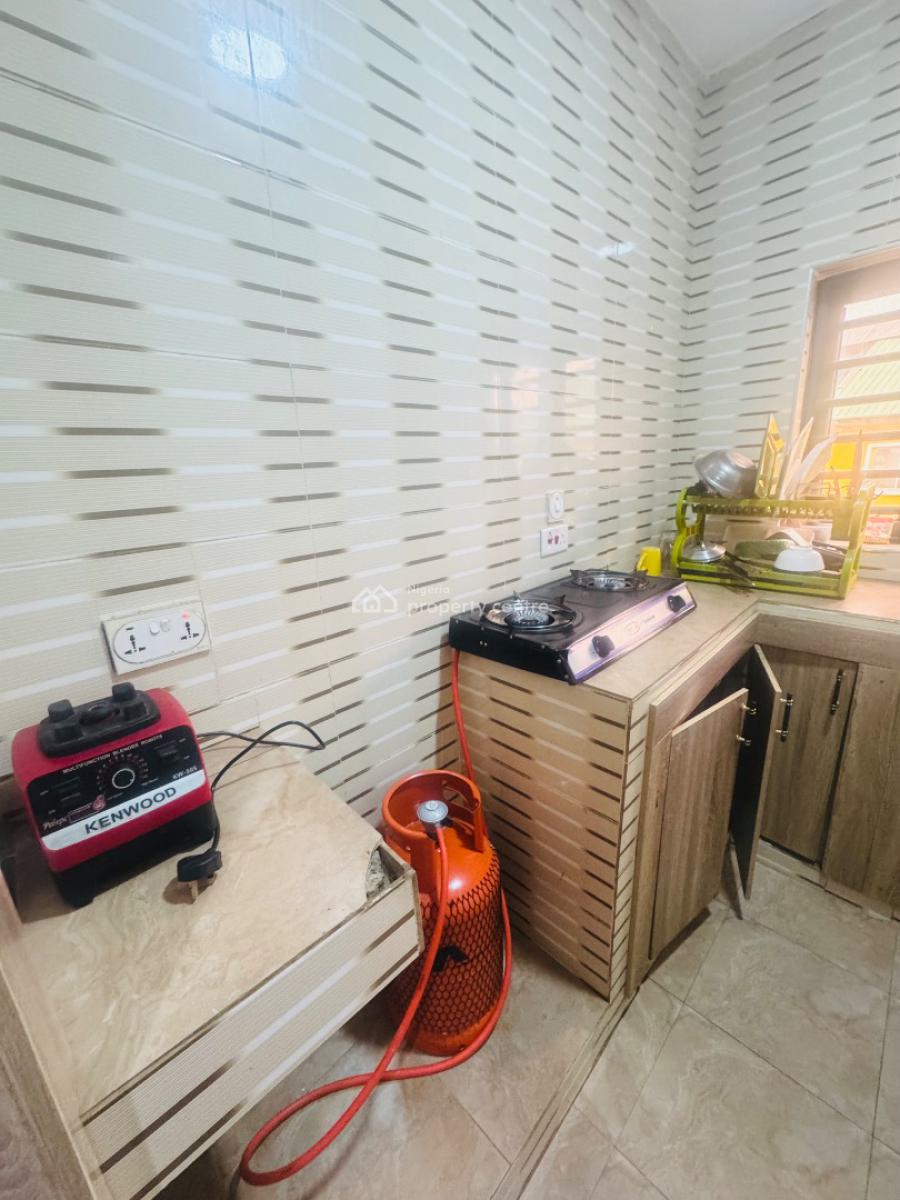 Luxury Three Bedrooms, Palmgrove, Ilupeju, Lagos, Flat / Apartment Short Let