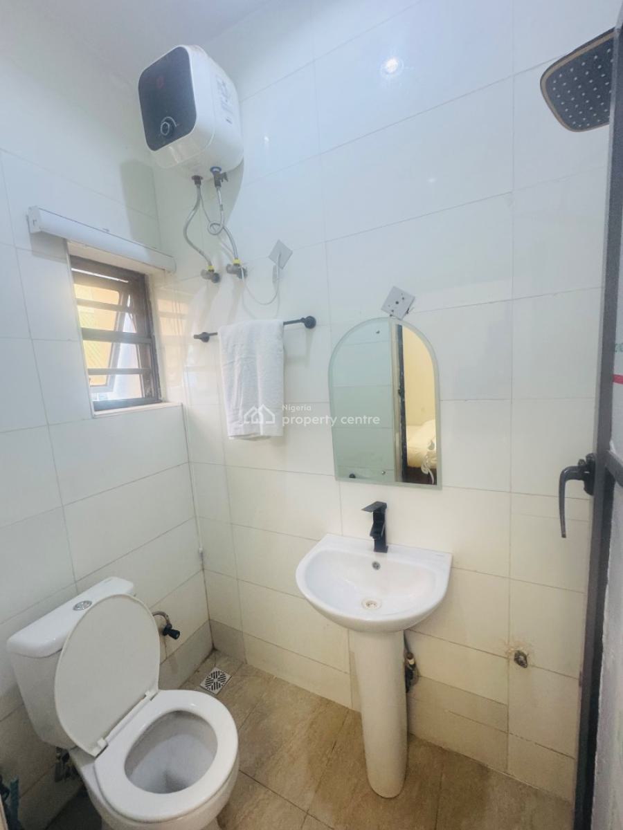 Luxury Three Bedrooms, Palmgrove, Ilupeju, Lagos, Flat / Apartment Short Let