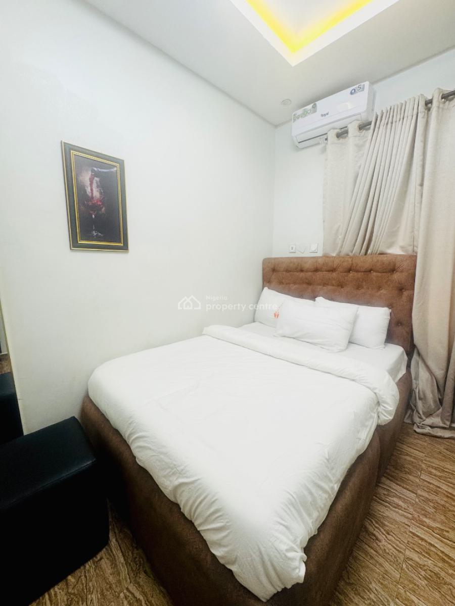 Luxury Three Bedrooms, Palmgrove, Ilupeju, Lagos, Flat / Apartment Short Let