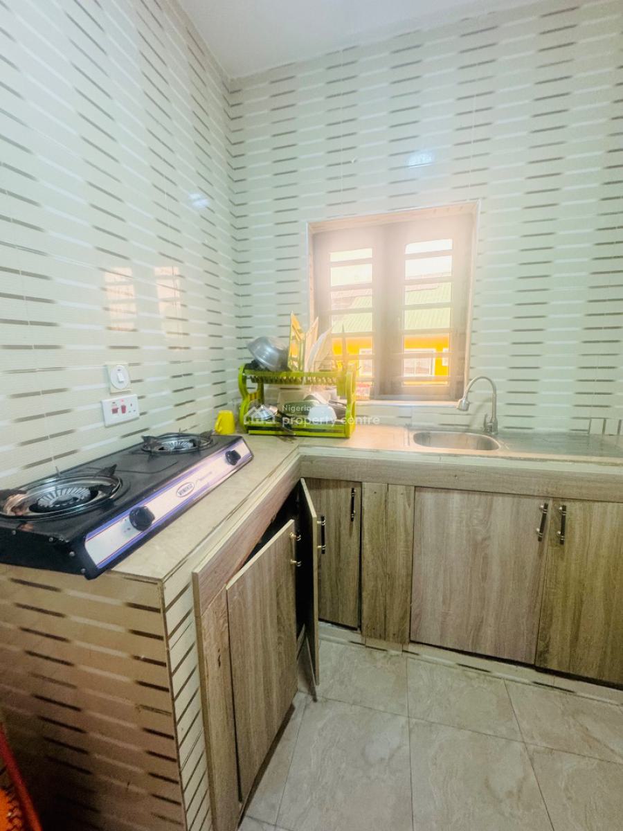 Luxury Three Bedrooms, Palmgrove, Ilupeju, Lagos, Flat / Apartment Short Let