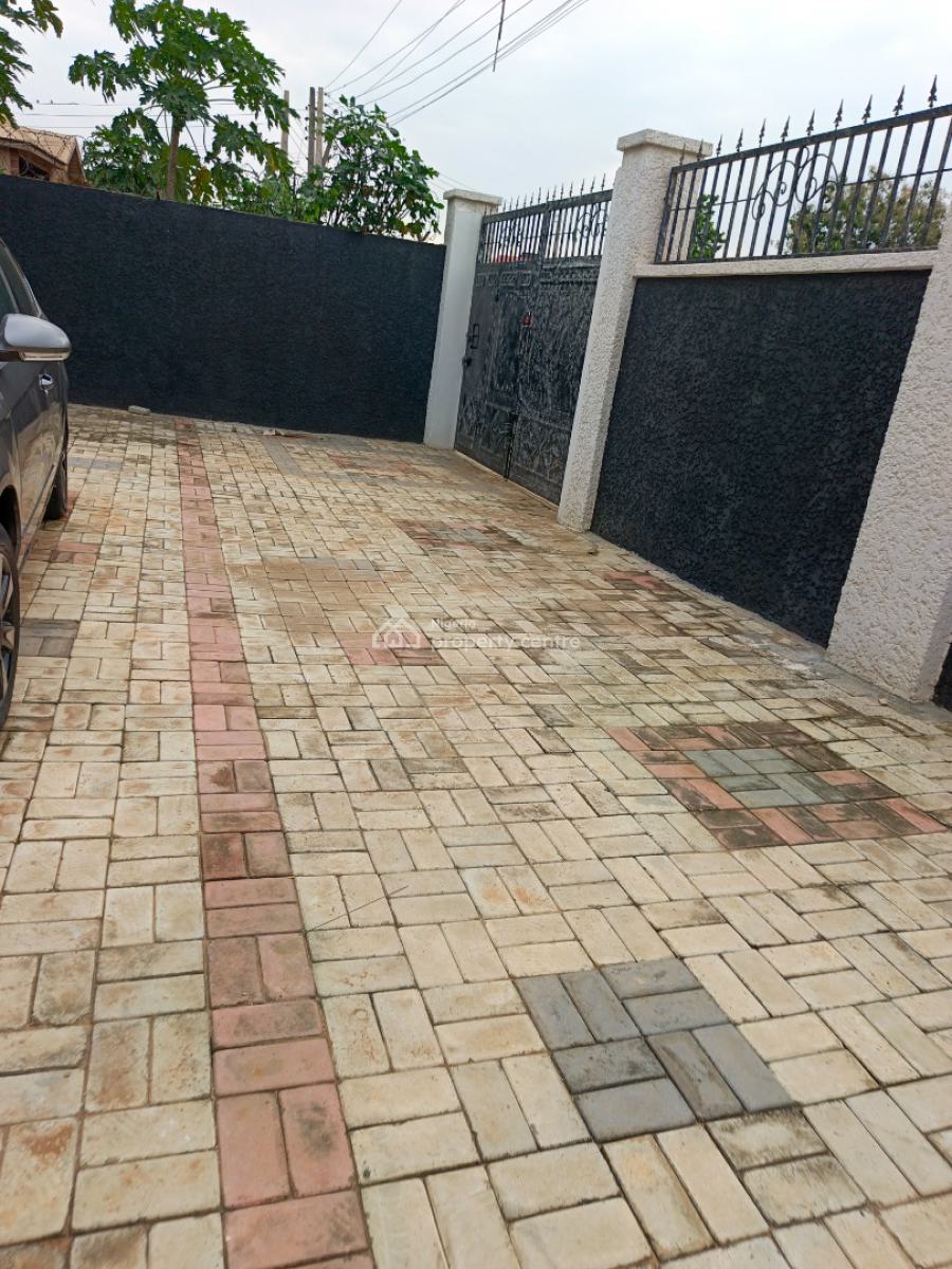 2 Bedrooms, Akeran, Magboro, Ogun, Flat / Apartment for Rent