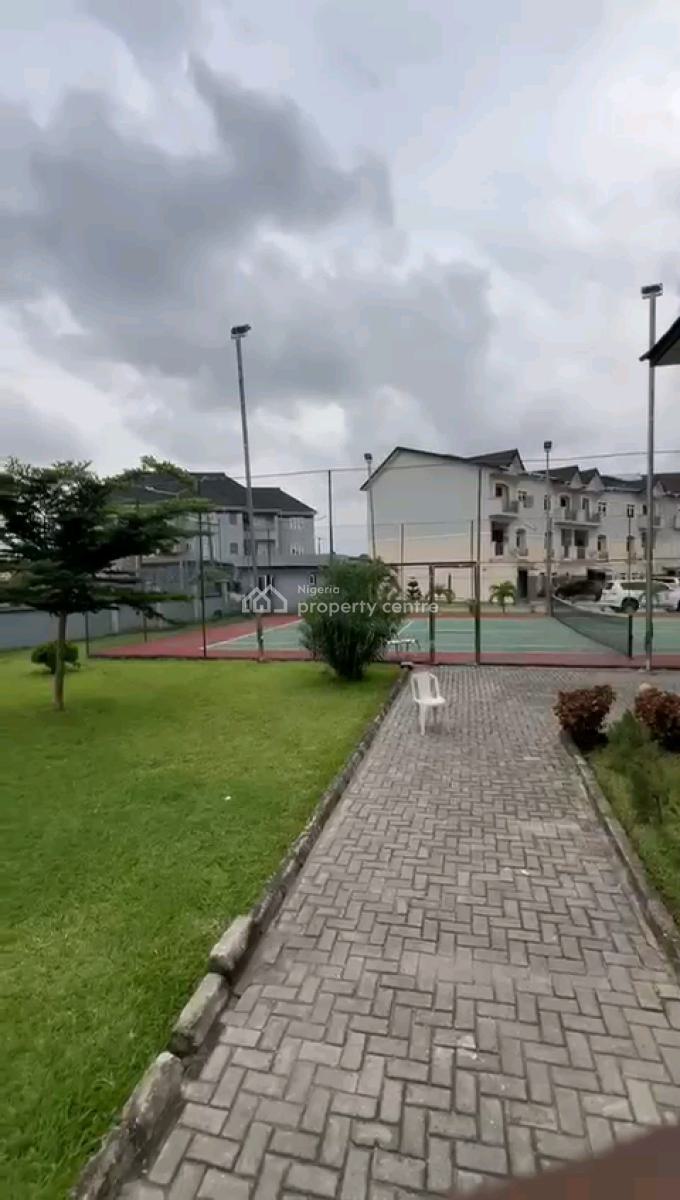 4 Bedrooms Town House, Surulere, Lagos, House for Sale