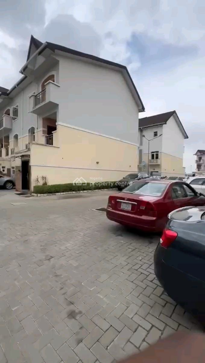 4 Bedrooms Town House, Surulere, Lagos, House for Sale