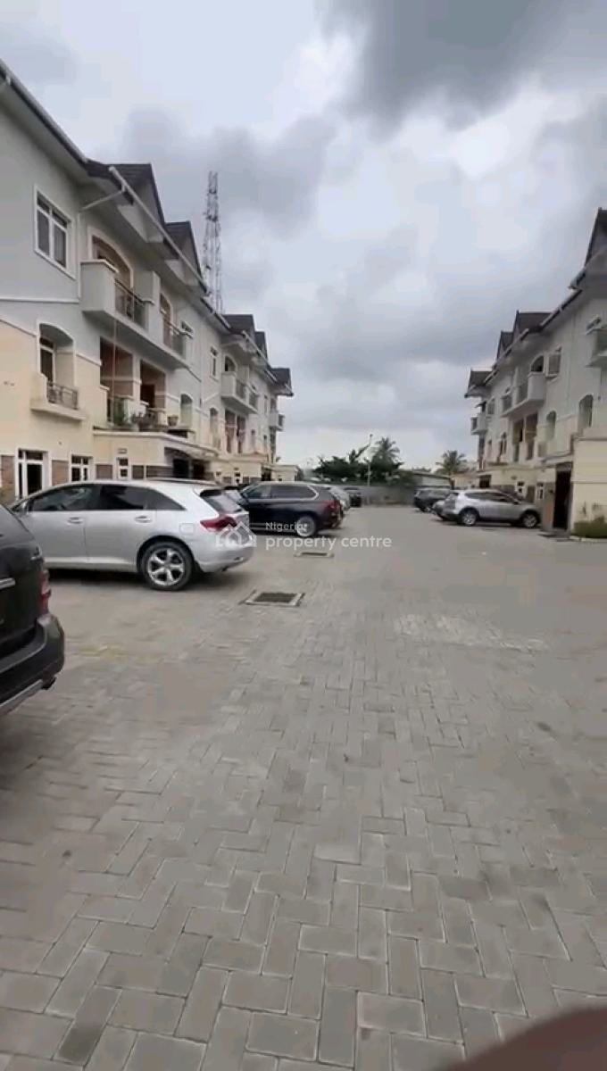 4 Bedrooms Town House, Surulere, Lagos, House for Sale
