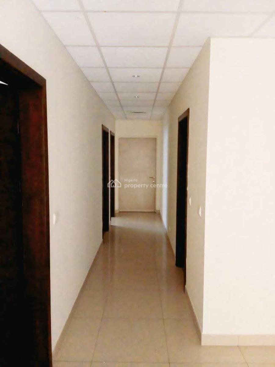 4 Spacious Bedrooms, All En-suite Family Lounge Fully Equipped Kitchen, Banana Island, Ikoyi, Lagos, Flat / Apartment for Sale