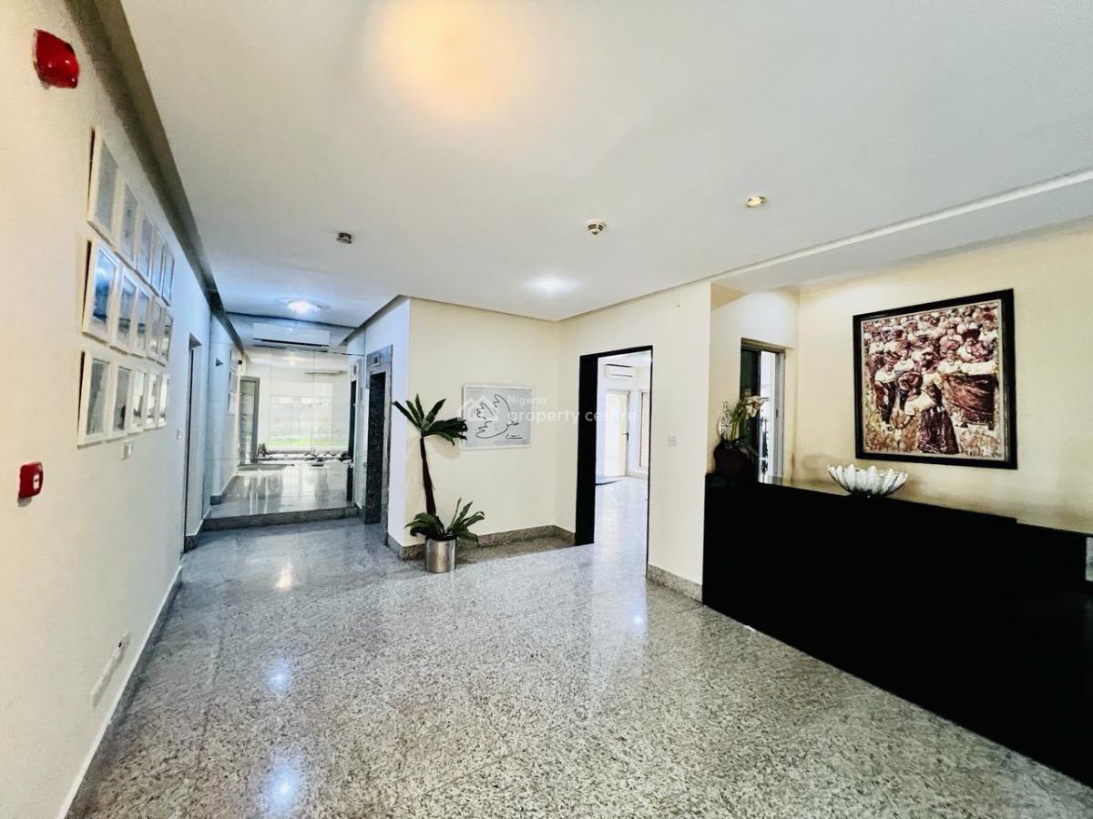 Serviced 2bedrooms Apartment with Swimming Pool, Admiralty Road, Lekki, Lagos, Flat / Apartment for Rent