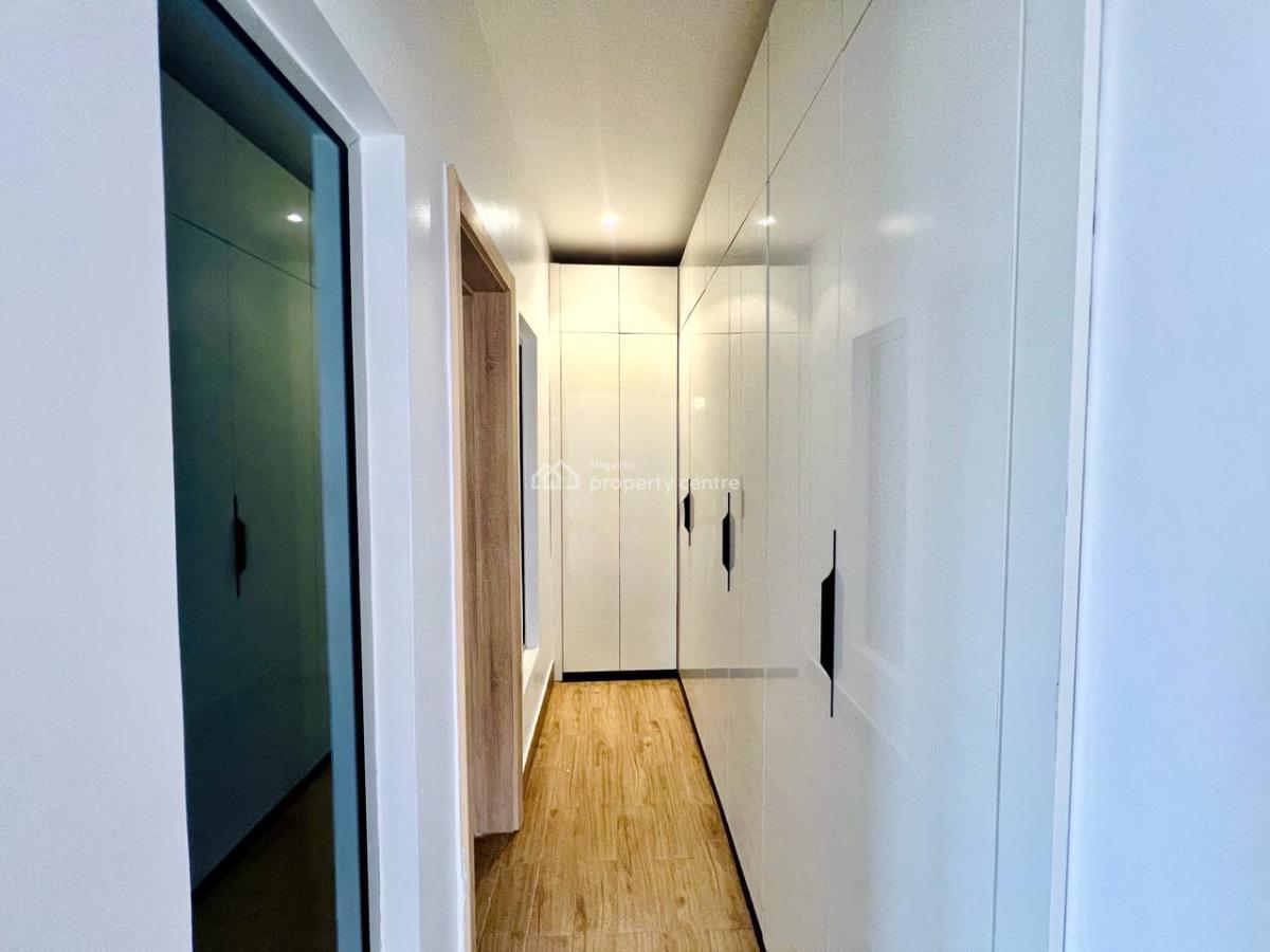 Serviced 2bedrooms Apartment with Swimming Pool, Admiralty Road, Lekki, Lagos, Flat / Apartment for Rent