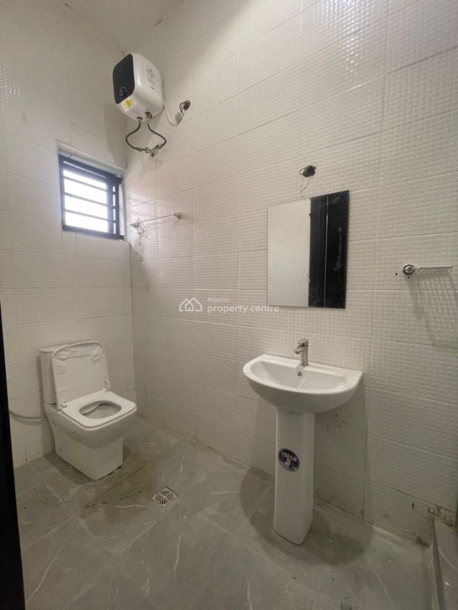 Newly Renovated Semi-detached Duplex, Off Admiralty Way, Lekki Phase 1, Lekki, Lagos, Semi-detached Duplex for Rent
