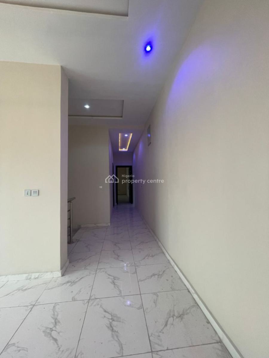 Newly Renovated Semi-detached Duplex, Off Admiralty Way, Lekki Phase 1, Lekki, Lagos, Semi-detached Duplex for Rent