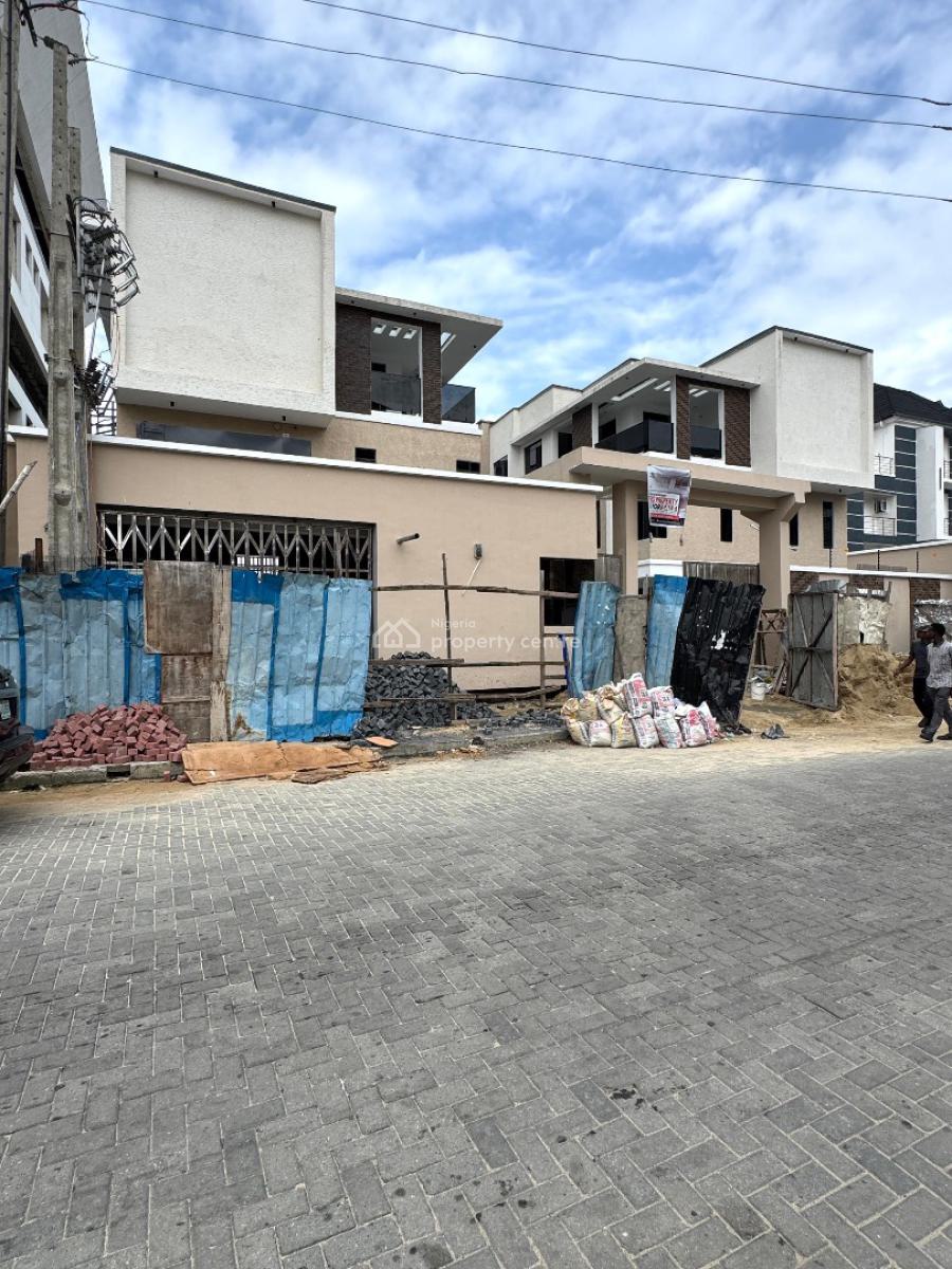 Classy  4 Bedroom Terrace with a Bq, Lekki Phase 1, Lekki, Lagos, Terraced Duplex for Sale