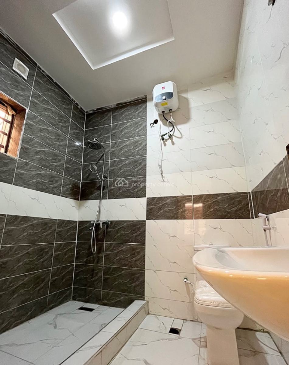 Deluxely Built 3 Bedroom Fully Detached Duplex with Bq, Extension, Omole Phase 2, Ikeja, Lagos, Detached Duplex for Sale