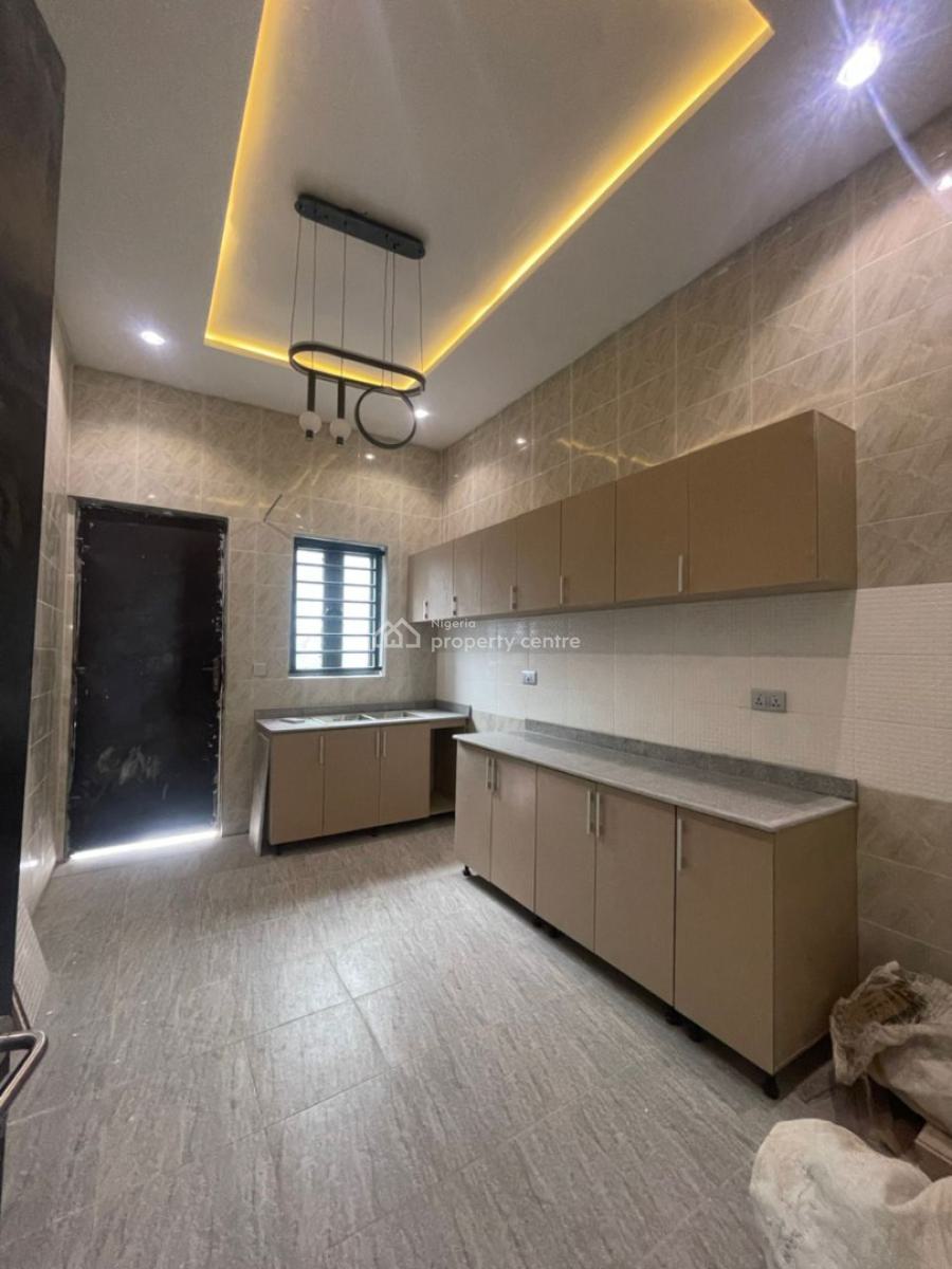 Description: Newly Renovated 4 Bedrooms Semi-detached Duplex + Bq, Off Admiralty Way, Lekki Phase 1, Lekki, Lagos, Semi-detached Duplex for Rent