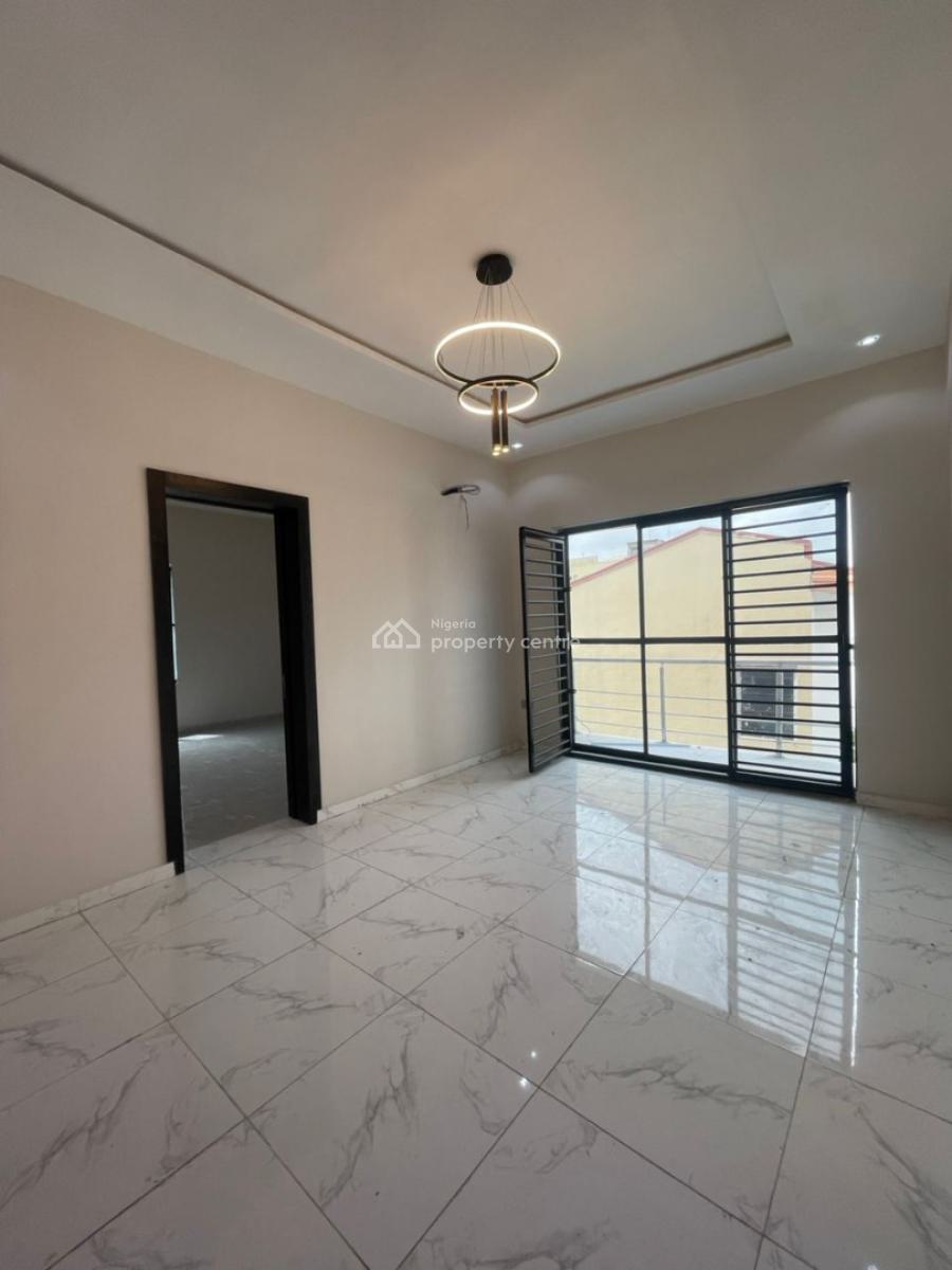 Description: Newly Renovated 4 Bedrooms Semi-detached Duplex + Bq, Off Admiralty Way, Lekki Phase 1, Lekki, Lagos, Semi-detached Duplex for Rent