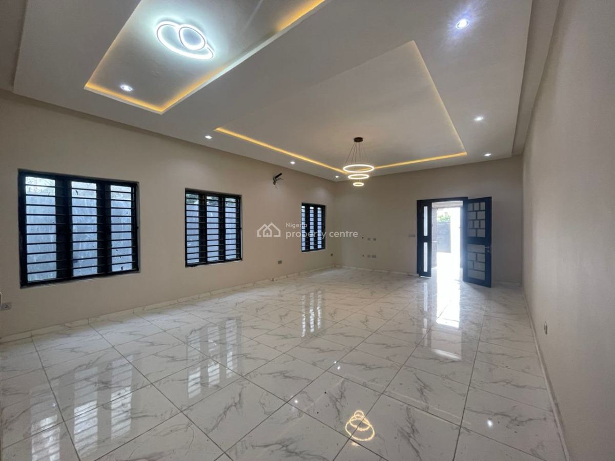 Description: Newly Renovated 4 Bedrooms Semi-detached Duplex + Bq, Off Admiralty Way, Lekki Phase 1, Lekki, Lagos, Semi-detached Duplex for Rent