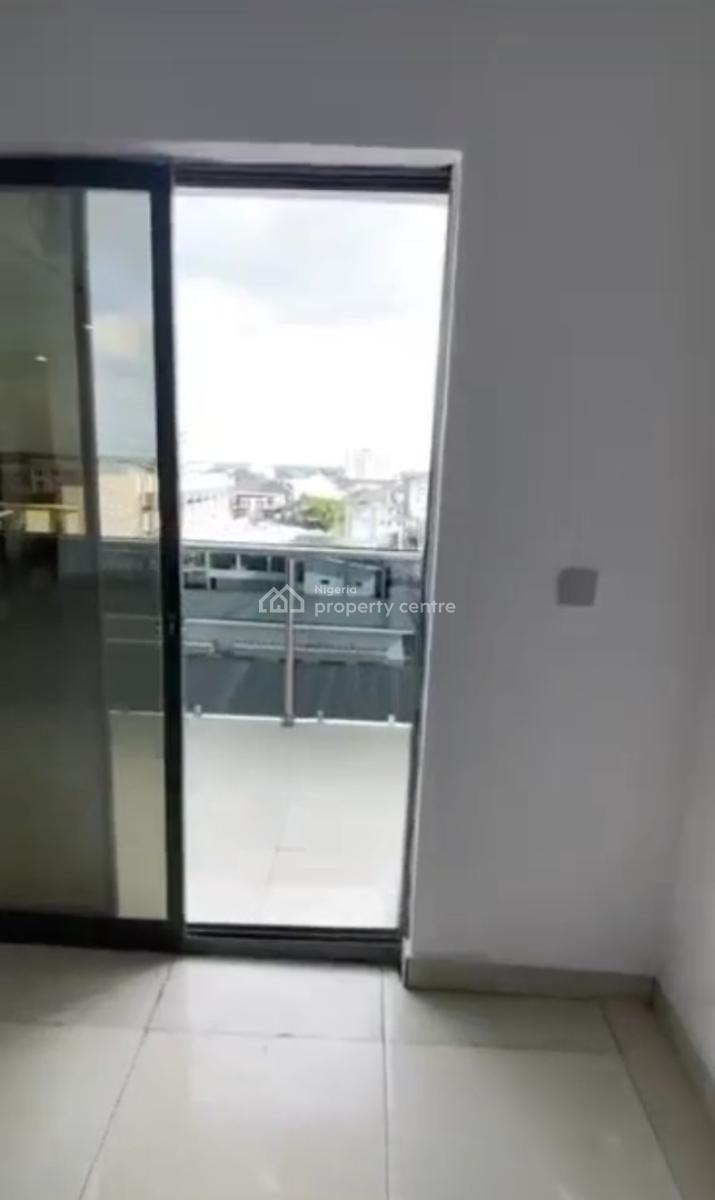 Exquisitely Finished 4 Bedroom Penthouse, Off Dr. Howard Wade Street, Jakande, Lekki, Lagos, Flat / Apartment for Sale
