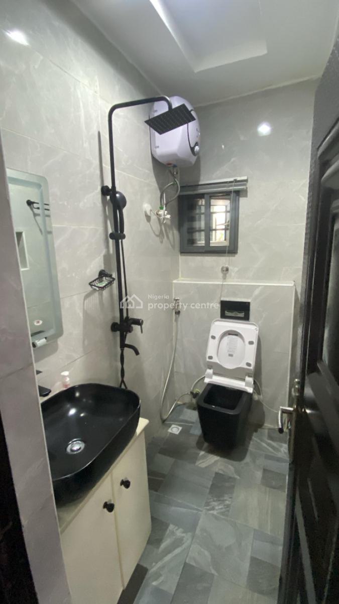 3 Bedrooms Apartment, Ebute Metta East, Yaba, Lagos, Flat / Apartment Short Let