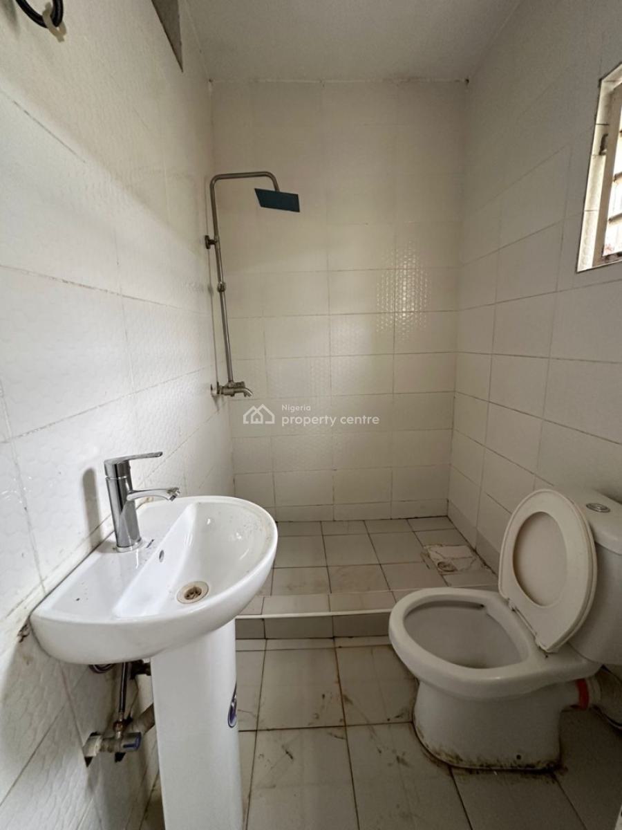 3 Bedroom Apartment on The First Floor, Brains and Hammers City, Life Camp, Abuja, Flat / Apartment for Sale