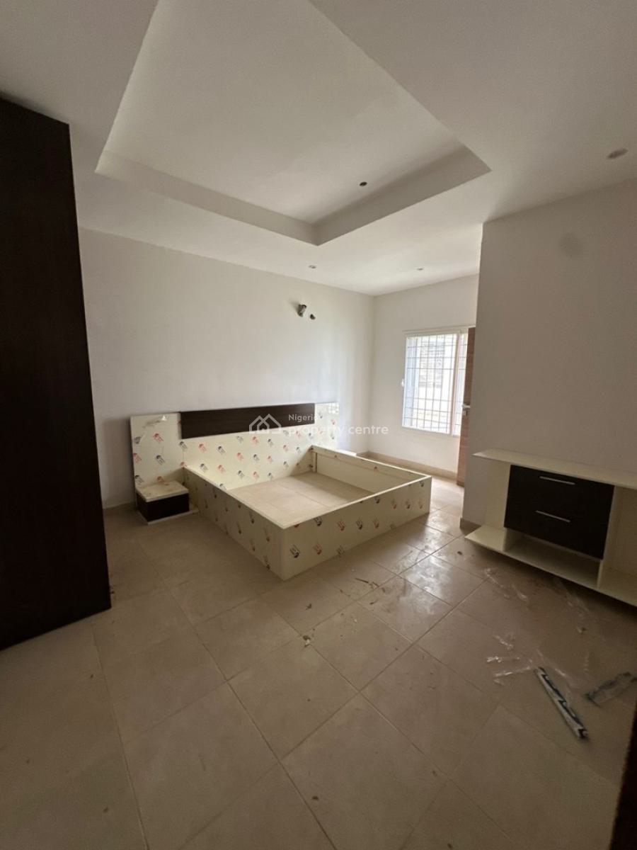 Spacious 3 Bedroom Apartment in a Serene Estate, Life Camp, Abuja, Flat / Apartment for Sale