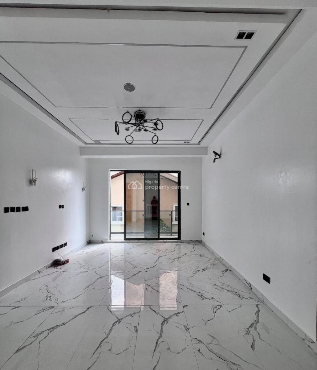 Fully Serviced 2 & 3 Bedroom Apartments, Lekki Phase 1, Lekki, Lagos, Block of Flats for Sale
