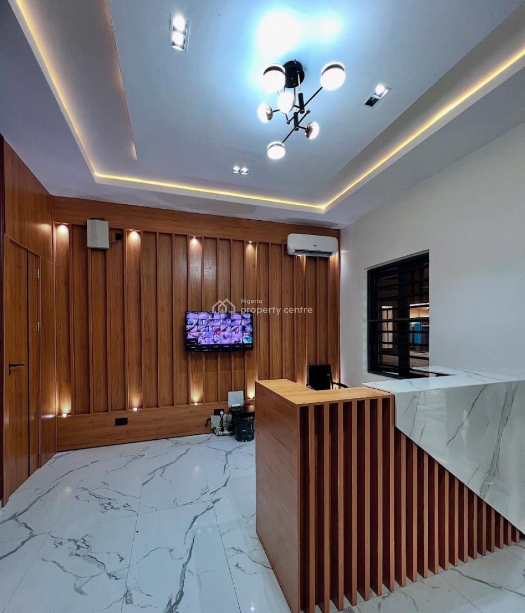 Fully Serviced 2 & 3 Bedroom Apartments, Lekki Phase 1, Lekki, Lagos, Block of Flats for Sale