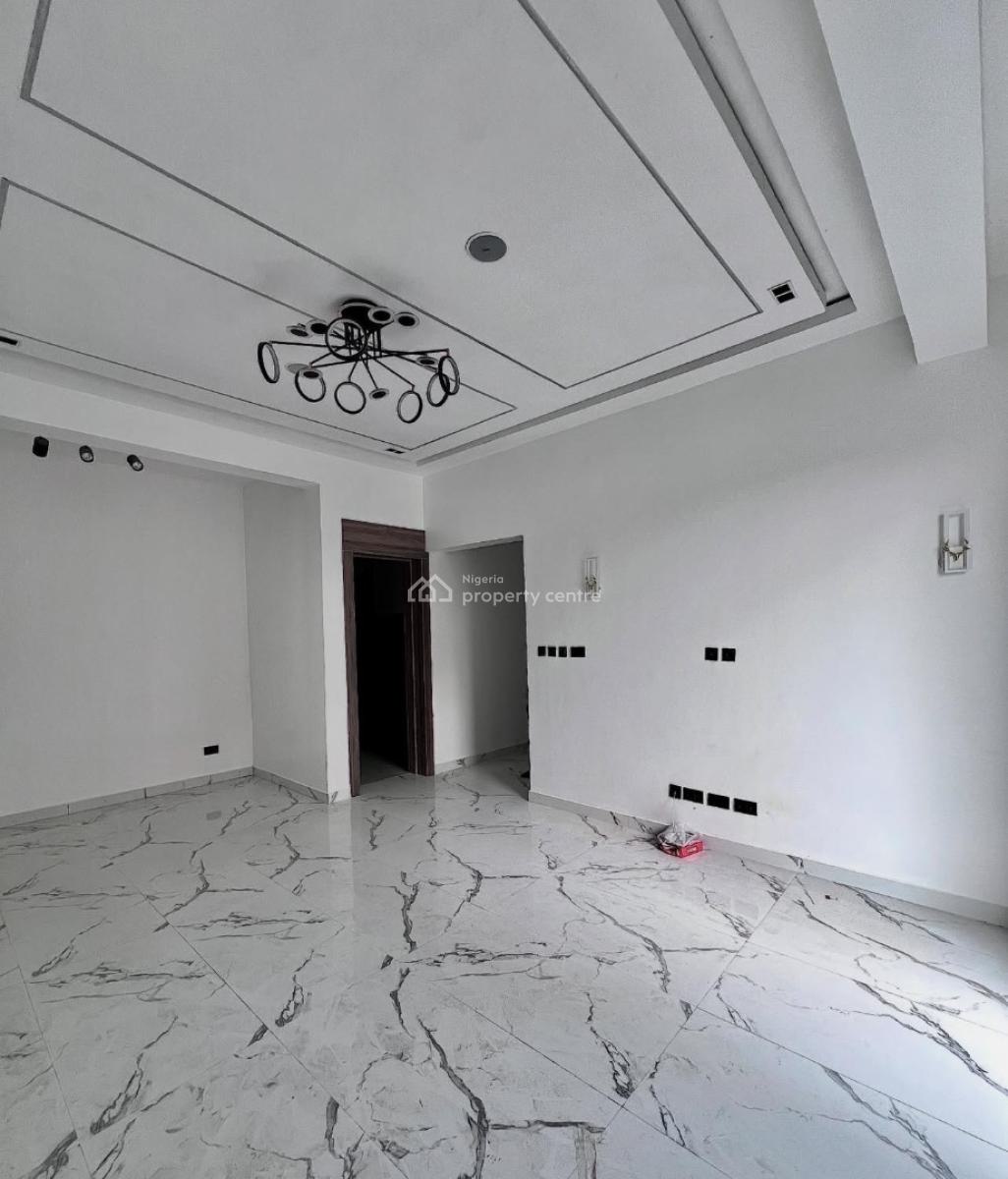 Fully Serviced 2 & 3 Bedroom Apartments, Lekki Phase 1, Lekki, Lagos, Block of Flats for Sale