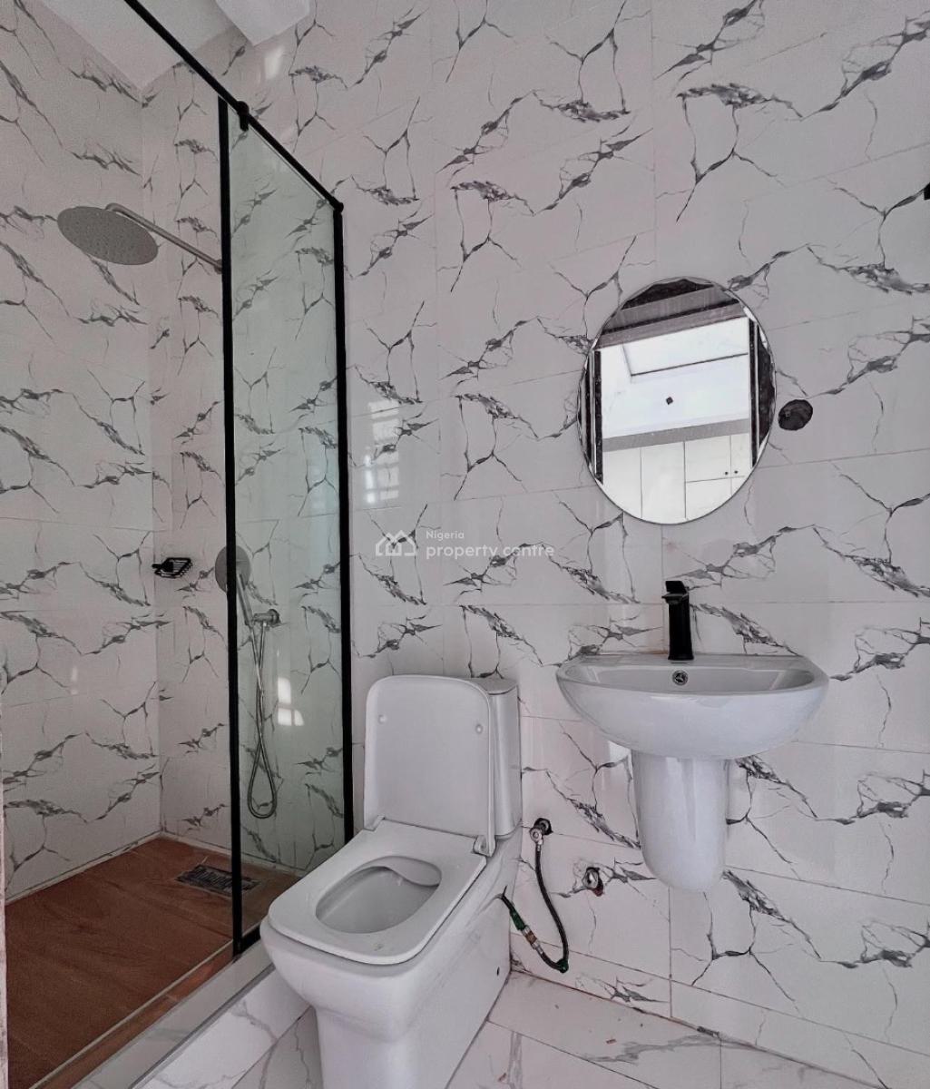 Fully Serviced 2 & 3 Bedroom Apartments, Lekki Phase 1, Lekki, Lagos, Block of Flats for Sale
