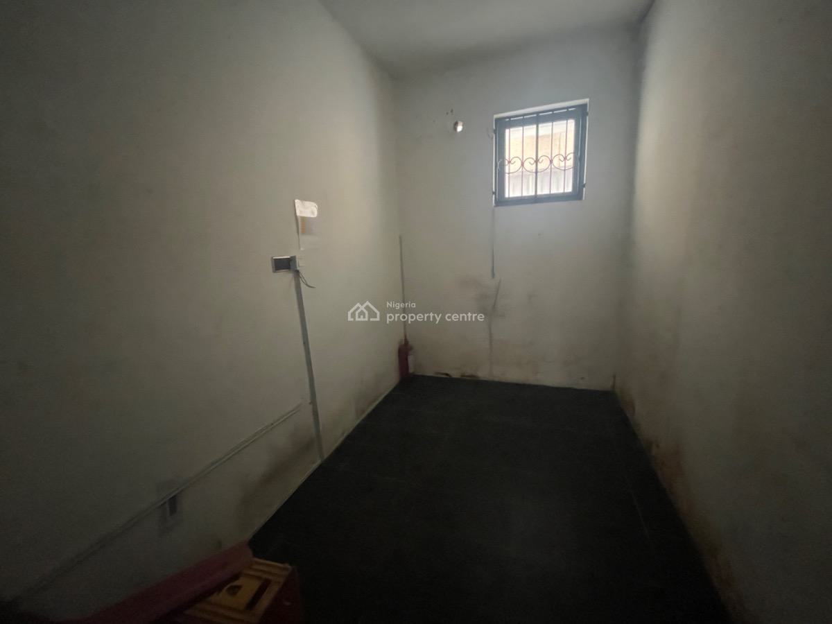 a Spacious Commercial Space for Shop / Office, Lekki Phase 1, Lekki, Lagos, Plaza / Complex / Mall for Rent