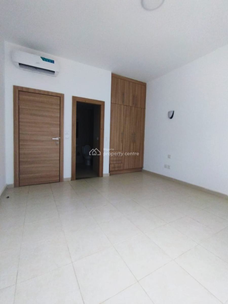 Well Spacious Brand New 3 Bedrooms Apartment with Bq on The Ground Floor, Guzape District, Abuja, Flat / Apartment for Rent