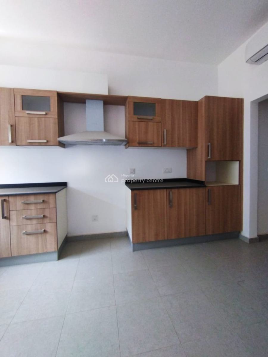 Well Spacious Brand New 3 Bedrooms Apartment with Bq on The Ground Floor, Guzape District, Abuja, Flat / Apartment for Rent