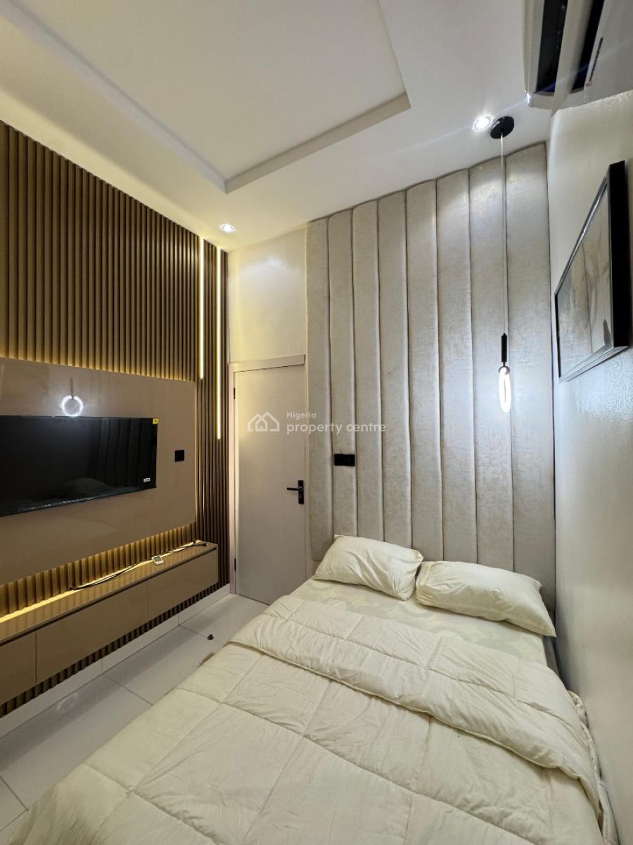 Luxury 4 Bedrooms Duplex Airbnb with Ps5 and Balcony, Ikota, Lekki, Lagos, House Short Let