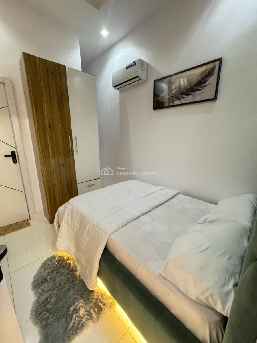 Luxury 4 Bedrooms Duplex Airbnb with Ps5 and Balcony, Ikota, Lekki, Lagos, House Short Let