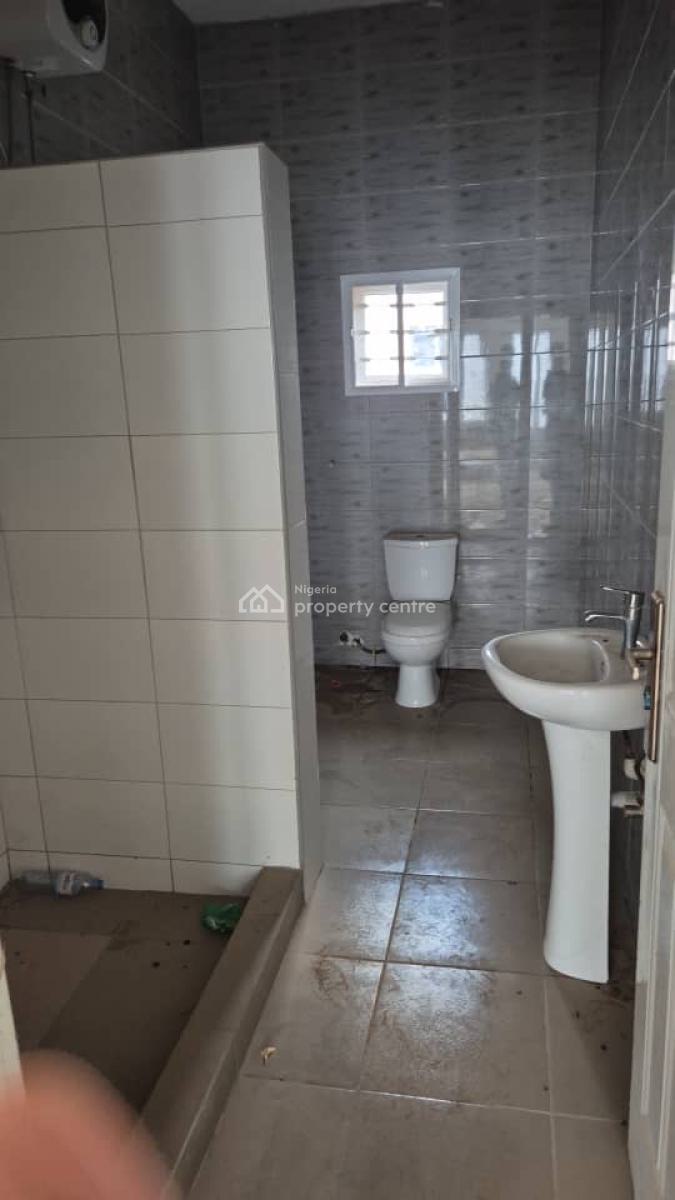 4 Bedrooms Terraced Duplex with 1 Living Room, 1 Family Living Room, Bq, Guzape District, Abuja, Terraced Duplex for Rent