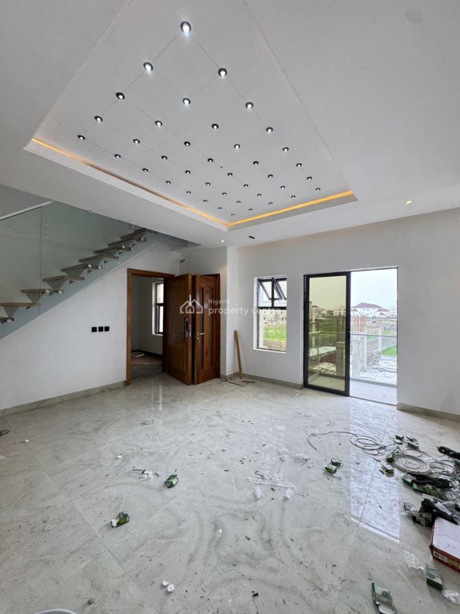 Exquisite 2 Bedroom Maisonette with Well Detailed Finishing, Lekki Phase 1, Lekki, Lagos, Flat / Apartment for Sale
