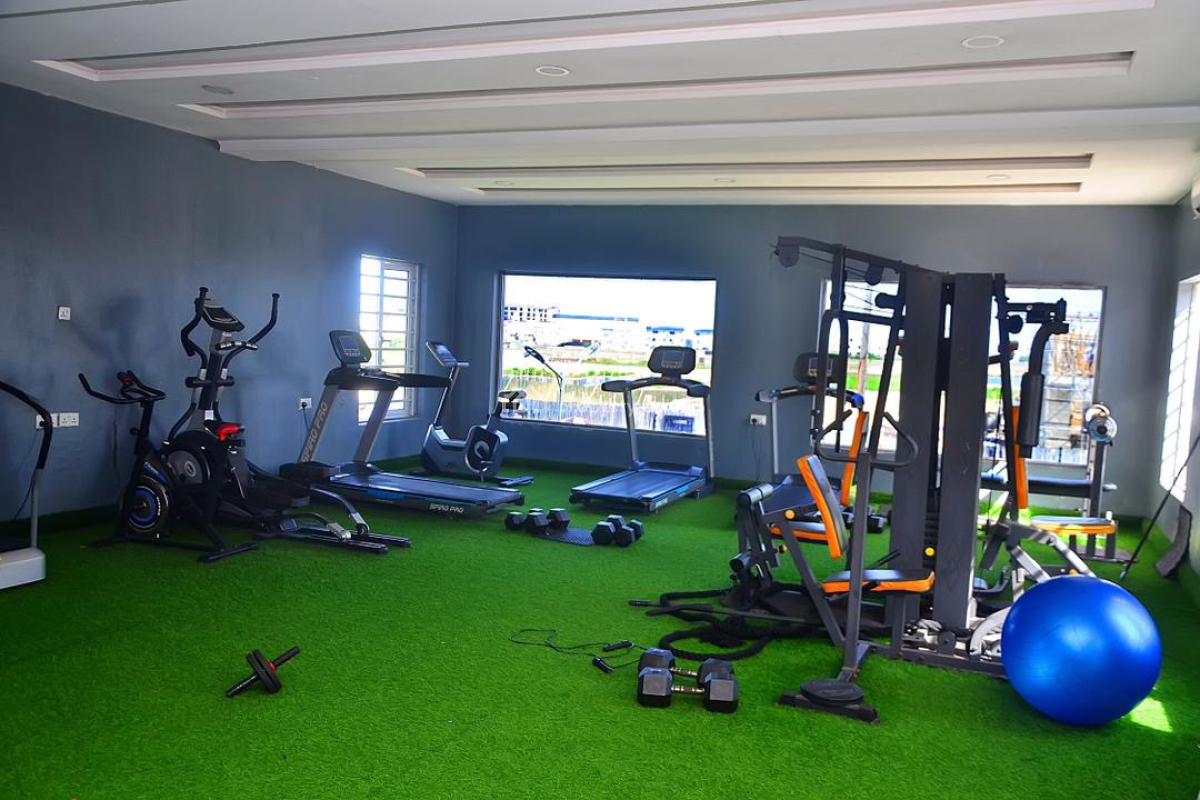 3 Bedrooms Terrace with Gym and Swimming Pool, Lekki, Lagos, Terraced Duplex Short Let