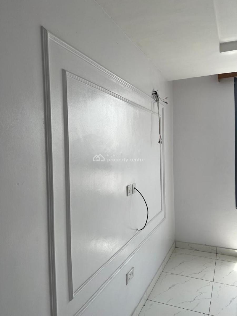 Clean 2 Bedrooms Penthouse Flat with Excellent Facilities, Agungi, Lekki, Lagos, Flat / Apartment for Rent