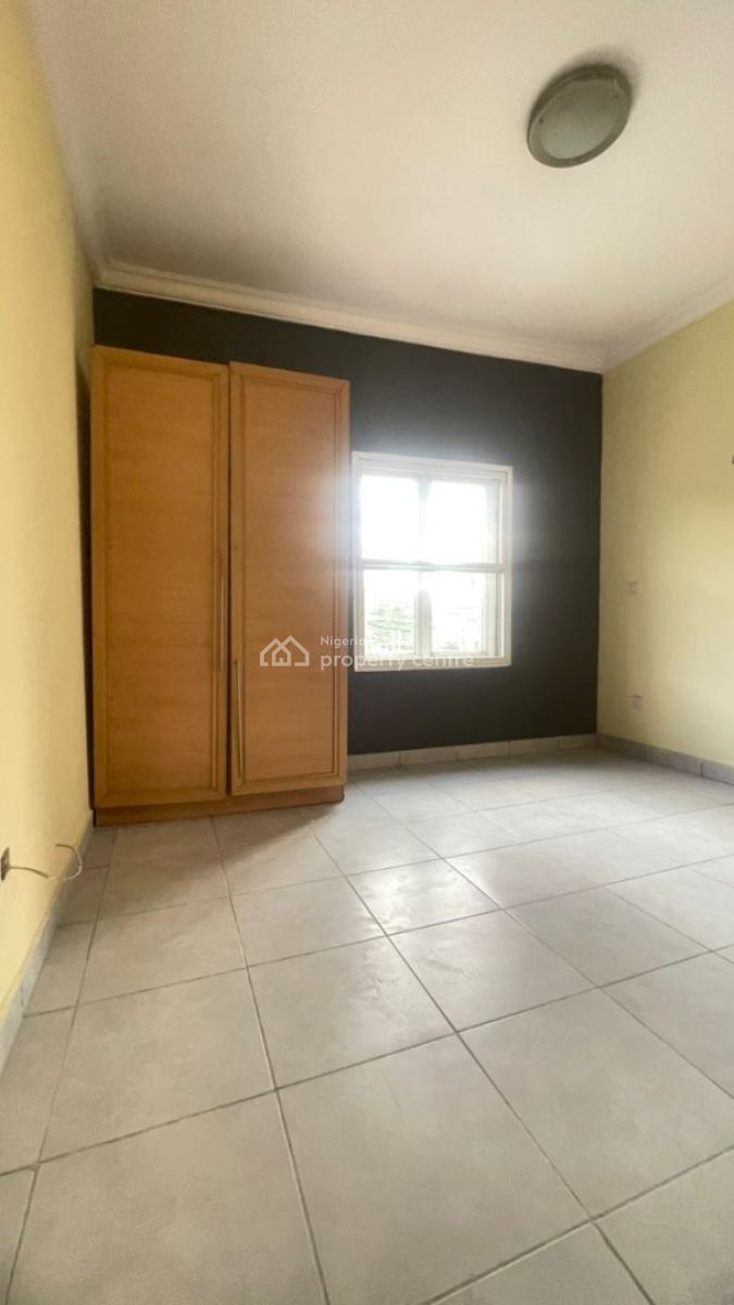 2 Bedroom Flat, Off Omorire Johnson, Lekki Phase 1, Lekki, Lagos, House for Rent