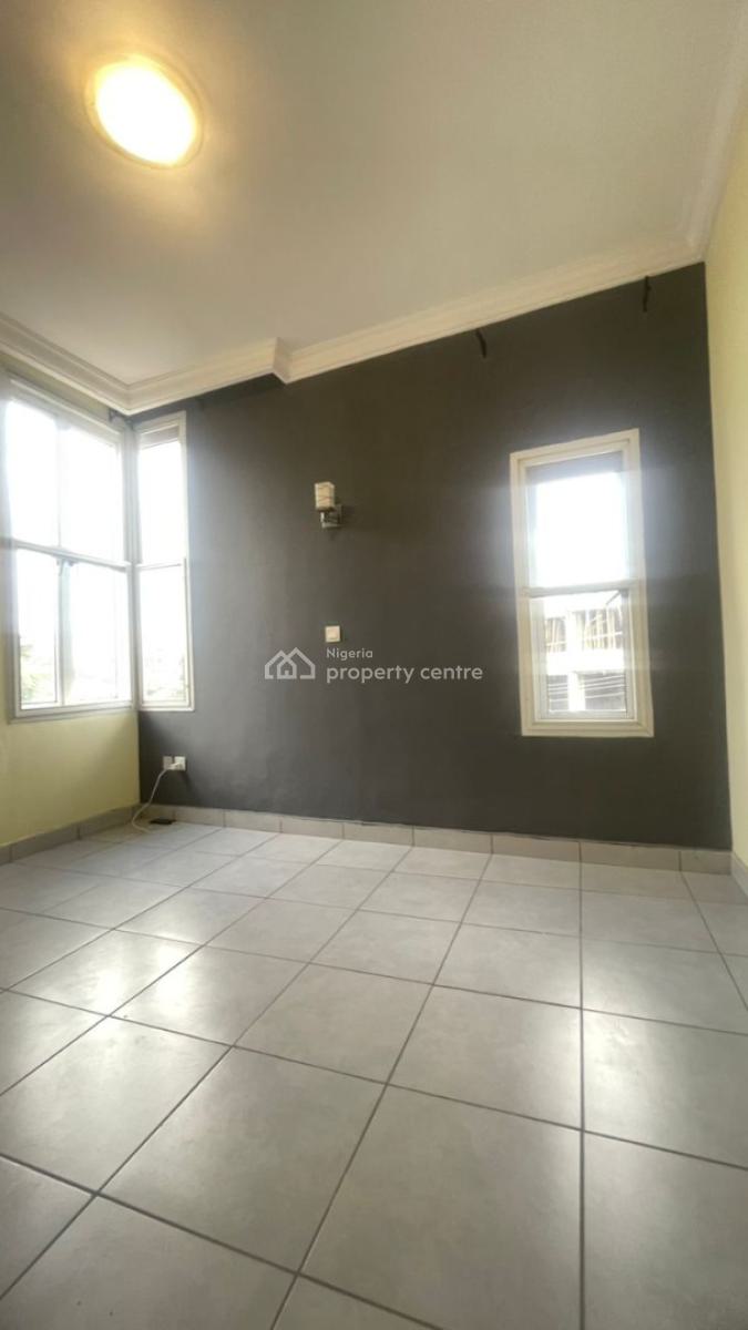 2 Bedroom Flat, Off Omorire Johnson, Lekki Phase 1, Lekki, Lagos, House for Rent