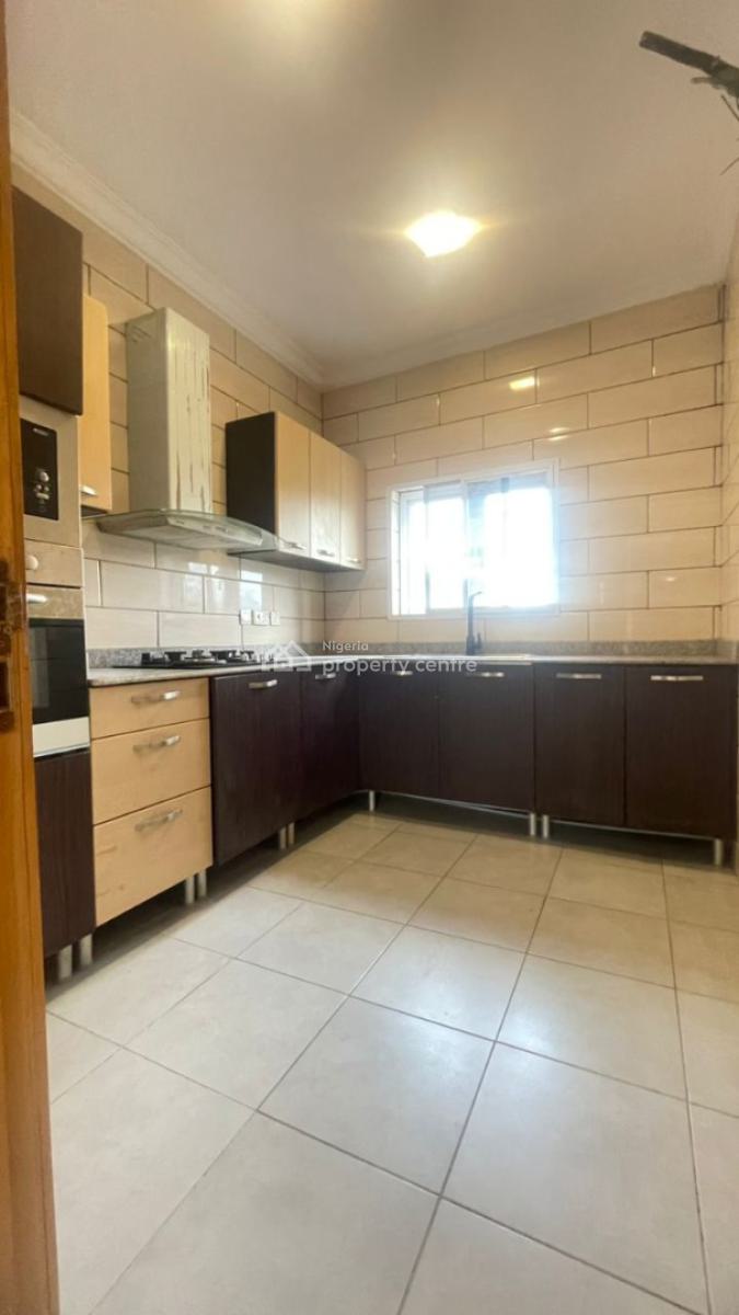 2 Bedroom Flat, Off Omorire Johnson, Lekki Phase 1, Lekki, Lagos, House for Rent