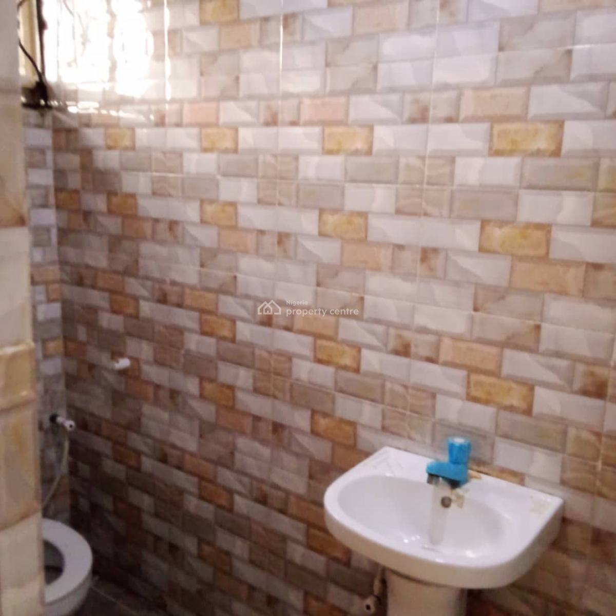 Well Mentain 2 Bedrooms Flat in an Estate, Adeniyi Jones, Ikeja, Lagos, Flat / Apartment for Rent