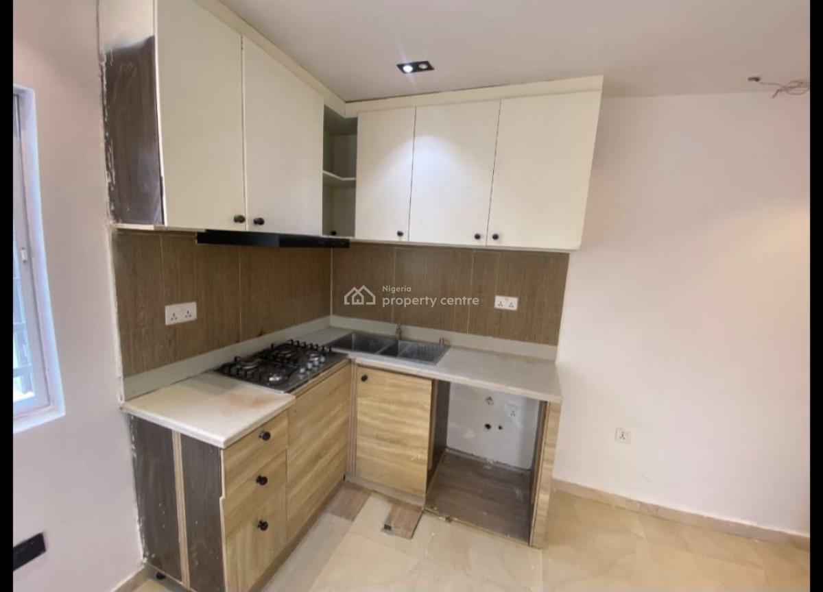 1 Bedroom Apartment in Lekki Phase 1, Lekki Phase 1, Lekki, Lagos, Mini Flat (room and Parlour) for Rent
