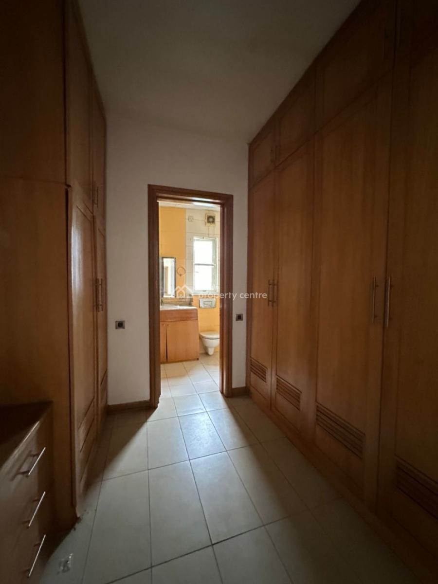Lovely 3 Bedroom Apartment with Bq, Off Gerard Road, Ikoyi, Lagos, Flat / Apartment for Rent