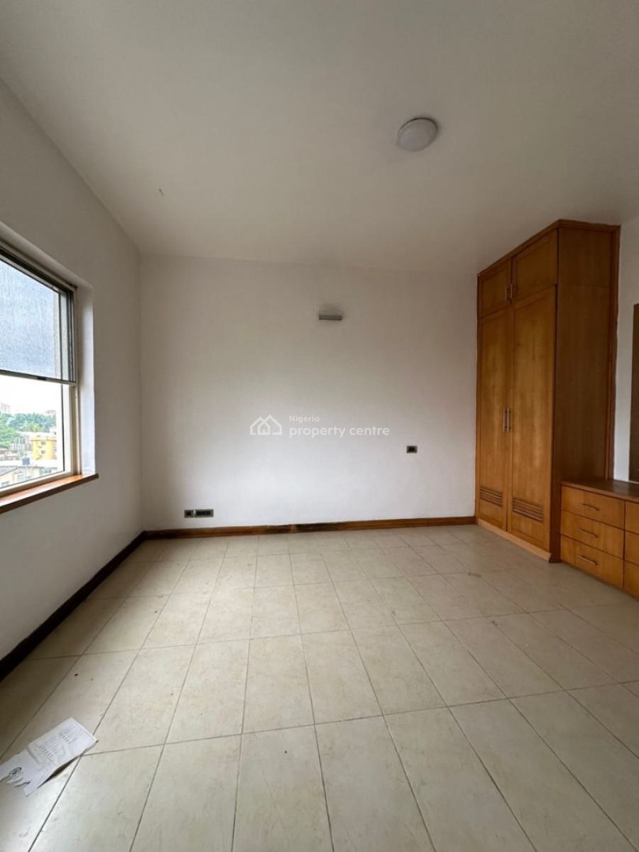 Lovely 3 Bedroom Apartment with Bq, Off Gerard Road, Ikoyi, Lagos, Flat / Apartment for Rent