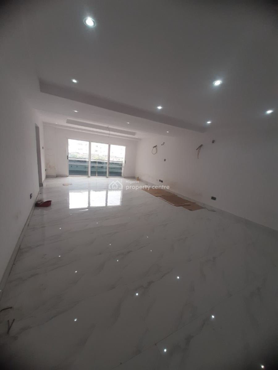 Newly Built and Serviced with 24/7 Power Supply 3 Bedroom En-suite Fla, Ikoyi, Lagos, Flat / Apartment for Rent