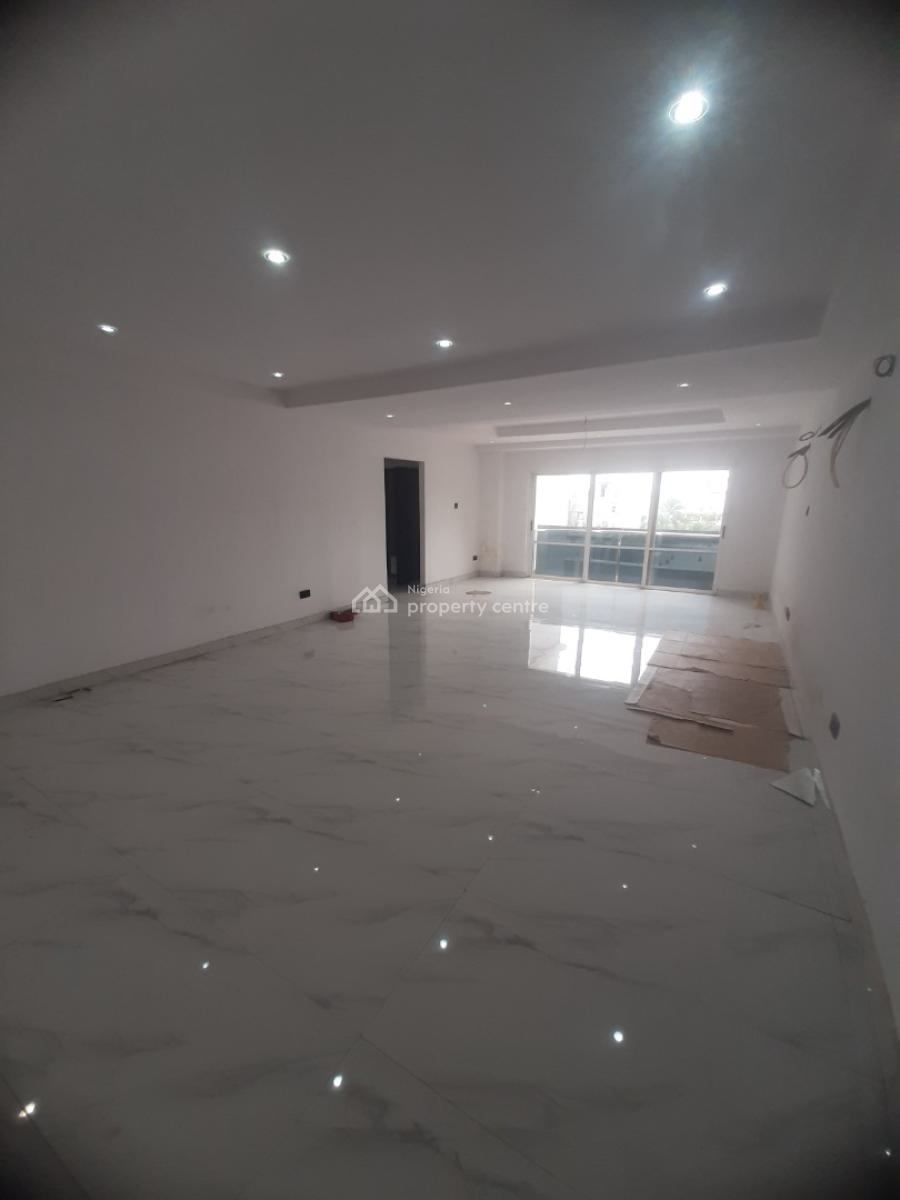 Newly Built and Serviced with 24/7 Power Supply 3 Bedroom En-suite Fla, Ikoyi, Lagos, Flat / Apartment for Rent
