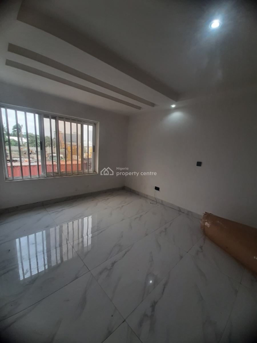 Newly Built and Serviced with 24/7 Power Supply 3 Bedroom En-suite Fla, Ikoyi, Lagos, Flat / Apartment for Rent