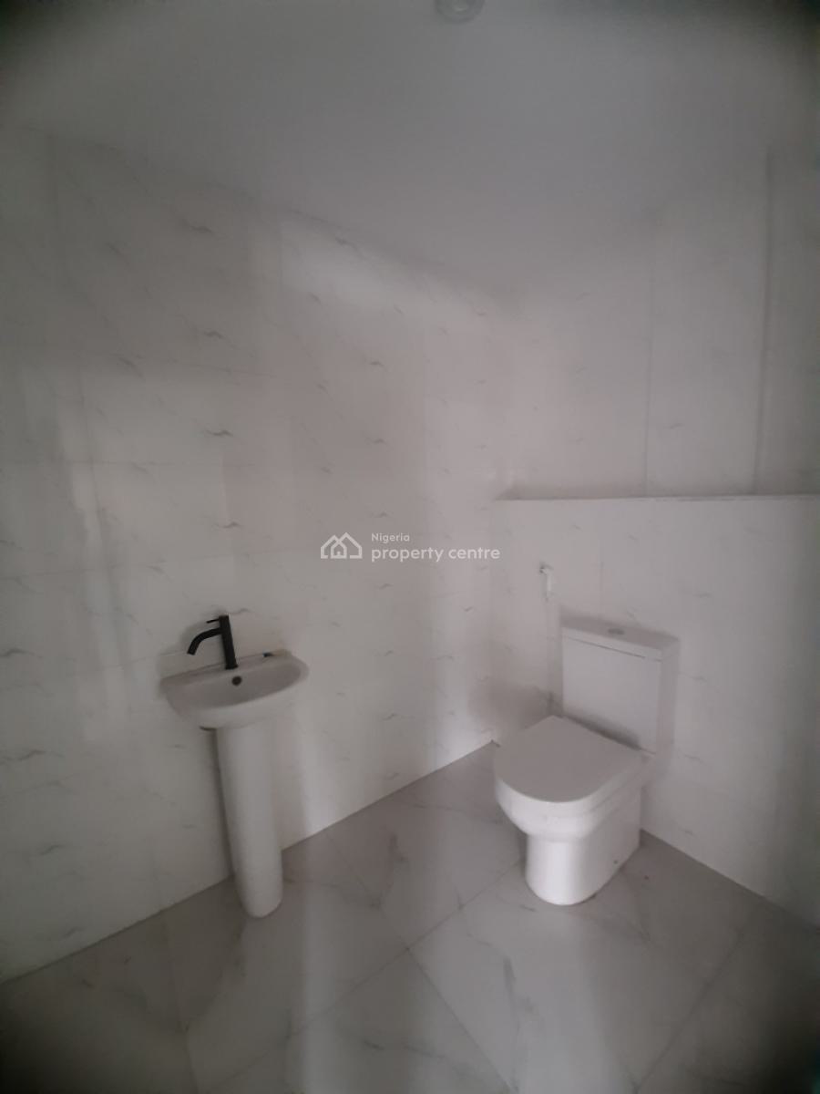 Newly Built and Serviced with 24/7 Power Supply 2 Bedroom En-suite Fla, Ikoyi, Lagos, Flat / Apartment for Sale