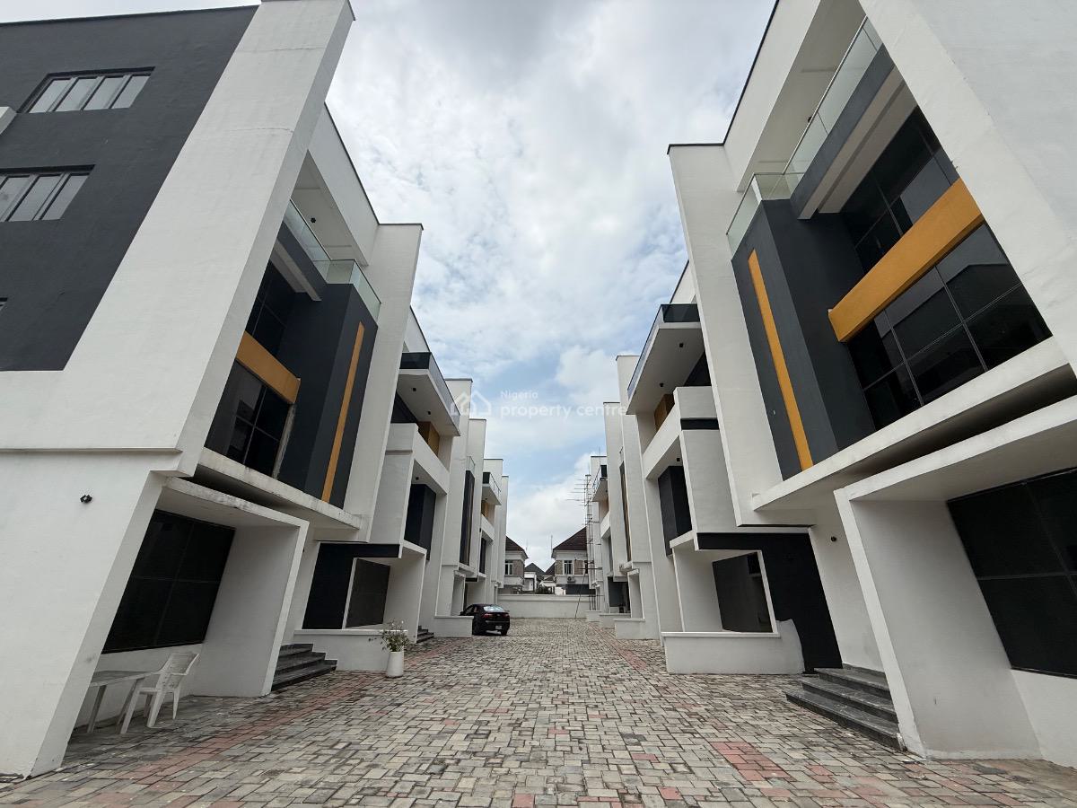 4 Bedroom Fully Detached Duplex with Bq and Swimming Pool for Distress, Chevron Drive, Lekki Phase 2, Lekki, Lagos, Detached Duplex for Sale